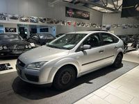 Gebraucht Ford Focus Trend 101 PS (74 kW) 2005 Silber Limousine