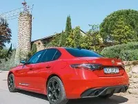 Gebraucht Alfa Romeo Giulia 280 PS (205 kW) 2026 Rot Limousine