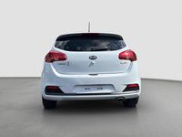 Gebraucht Kia Ceed 128 PS (94 kW) 2014 Weiß Kleinwagen