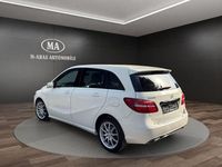 Gebraucht Mercedes B220 184 PS (135 kW) 2015 Weiß Van / Kleinbus
