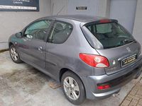 Gebraucht Peugeot 206 Basis 75 PS (55 kW) 2010 Schwarz Limousine