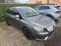 Gebraucht Mercedes B180 122 PS (89 kW) 2012 Grau Van / Kleinbus