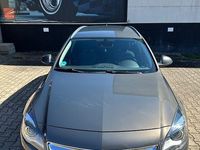 Gebraucht Opel Insignia Business 163 PS (119 kW) 2014 Grau Kombi