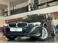 Gebraucht BMW 320 190 PS (139 kW) 2023 Schwarz Kombi