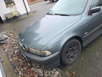 Gebraucht BMW 525 163 PS (119 kW) 2002 Grau Kombi