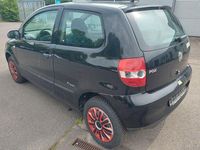 Gebraucht VW Fox 54 PS (39 kW) 2008 Schwarz Kleinwagen