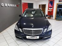 Gebraucht Mercedes E250 Avantgarde 204 PS (150 kW) 2012 Blau Limousine