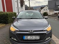 Gebraucht Hyundai i20 YES! 84 PS (61 kW) 2017 Grau Kleinwagen