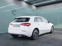 Gebraucht Mercedes A180 Progressive 136 PS (100 kW) 2024 Weiß Limousine