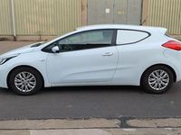 Gebraucht Kia Ceed 90 PS (66 kW) 2015 Weiß Kleinwagen
