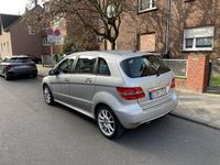 Gebraucht Mercedes B180 116 PS (85 kW) 2010 Grau Van / Kleinbus