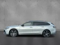 Gebraucht VW Passat R-line 150 PS (110 kW) 2024 Silber Kombi