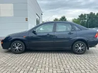 Gebraucht Ford Focus Ghia 101 PS (74 kW) 2001 Blau Limousine