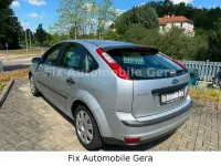 Gebraucht Ford Focus Trend 116 PS (85 kW) 2006 Polarsilber metallic Limousine