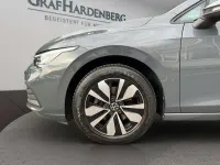 Gebraucht VW Golf VIII Move 150 PS (110 kW) 2024 Grau Limousine