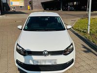Gebraucht VW Polo 60 PS (44 kW) 2015 Weiß Kleinwagen