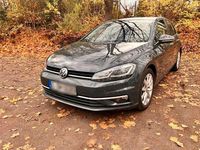 Gebraucht VW Golf Highline 125 PS (91 kW) 2018 Grau Limousine