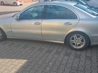 Gebraucht Mercedes E220 150 PS (110 kW) 2005 Silber Limousine