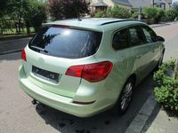 Gebraucht Opel Astra Design Edition 116 PS (85 kW) 2011 Grün Kombi