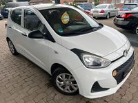 Gebraucht Hyundai i10 Basis 67 PS (49 kW) 2017 Polar white / sol Kleinwagen