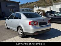 Gebraucht VW Jetta Comfortline 122 PS (89 kW) 2008 Silber Limousine