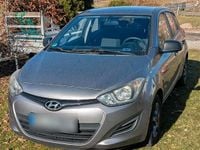 Gebraucht Hyundai i20 86 PS (63 kW) 2013 Grau Kleinwagen