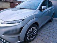 gebraucht Hyundai Kona E 64KW 7200km 8fach bereift