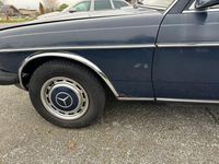 Gebraucht Mercedes 230 132 PS (97 kW) 1981 Blau Limousine
