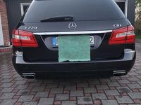 Gebraucht Mercedes E220 Avantgarde 170 PS (125 kW) 2012 Schwarz Limousine