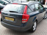 Gebraucht Kia Ceed Sportswagon 90 PS (66 kW) 2011 Grau Kombi