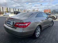Gebraucht Mercedes E200 184 PS (135 kW) 2011 Beige Coupé