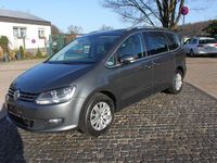 Gebraucht VW Sharan Comfortline 150 PS (110 kW) 2019 Grau Van / Kleinbus