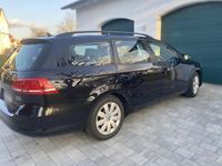 Gebraucht VW Passat 140 PS (102 kW) 2011 Schwarz Kombi