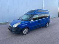 Gebraucht Opel Combo Selection 120 PS (88 kW) 2017 Blau Van / Kleinbus