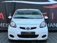Gebraucht Toyota Aygo 69 PS (50 kW) 2014 Weiß Kleinwagen