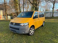 Gebraucht VW Caravelle 102 PS (75 kW) 2010 Gelb Van / Kleinbus