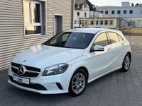 Gebraucht Mercedes A180 109 PS (80 kW) 2016 Weiß Limousine