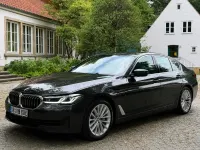 Gebraucht BMW 545e Sport Line 394 PS (289 kW) 2021 Grau Limousine