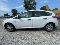 Gebraucht Ford Focus Ambiente 101 PS (74 kW) 2014 Frostweiß Kleinwagen