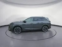 Neu Peugeot 5008 145 PS (106 kW) 2025 Silber SUV