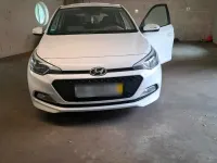 Gebraucht Hyundai i20 84 PS (61 kW) 2015 Weiß Limousine