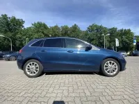 Gebraucht Mercedes B200 163 PS (119 kW) 2020 Denimblau metallic Kleinwagen