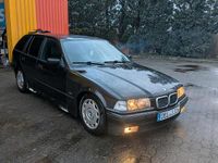 Gebraucht BMW 316 102 PS (75 kW) 1997 Schwarz Kombi