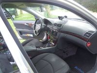 Gebraucht Mercedes 220 150 PS (110 kW) 2004 Silber metallic Limousine