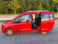 Gebraucht Ford Tourneo 101 PS (74 kW) 2015 Rot Kombi