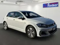 Gebraucht VW Golf VII GTE 150 PS (110 kW) 2018 White silver metallic (metallic) Limousine