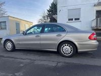 Gebraucht Mercedes E220 Avantgarde 170 PS (125 kW) 2007 Gold Limousine