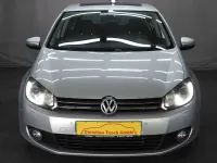 Gebraucht VW Golf VI Team 105 PS (77 kW) 2011 Silber Kleinwagen