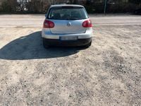 Gebraucht VW Golf V 105 PS (77 kW) 2004 Silber Kleinwagen