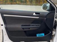 Gebraucht VW Golf VI 105 PS (77 kW) 2010 Weiß Kleinwagen